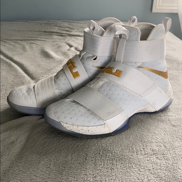 lebron soldier size 9